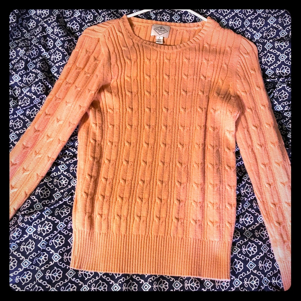 🧟‍♀️👻St Johns bay cable knit sweater.😈